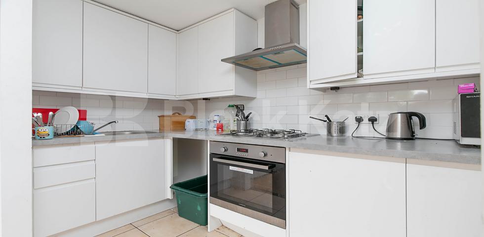 Spacious three double bedroom property in an amazing location  Pollitt Drive, Marylebone